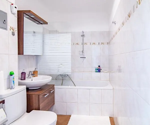 Apartment - Authentic Comfort, Self Check-in, Ac, Disney& Netflix *