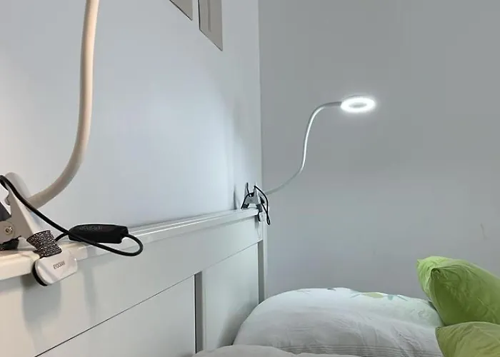 - Authentic Comfort, Self Check-in, Ac, Disney& Netflix Vienna